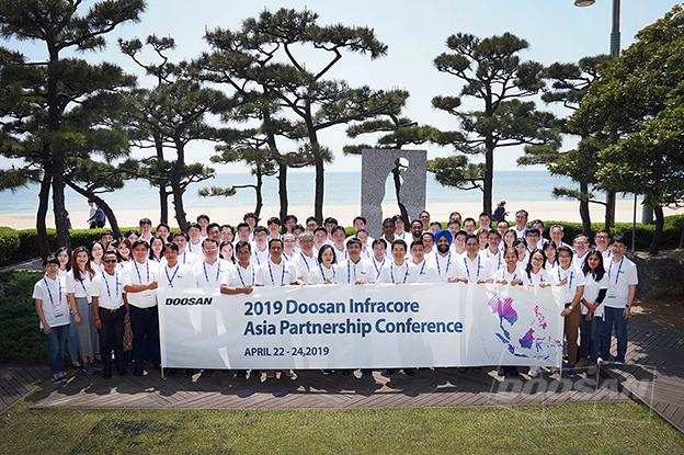 Doosan Infracore Hosts Meeting of Asia Dealers in Busan