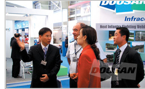 [On the Scene at FIDAE 2006] Chilean Show a Bridge to New Markets